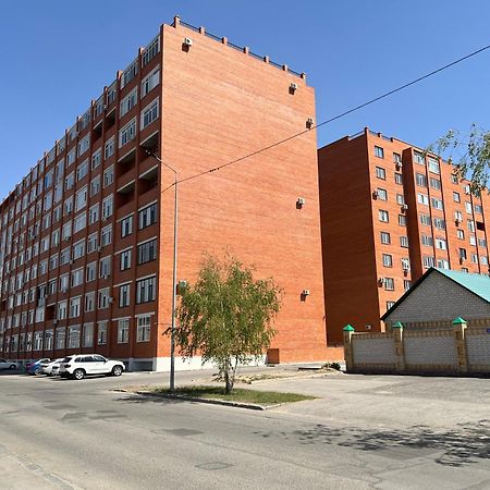 Квартира Smart В Новом Доме Pavlodar Bagian luar foto